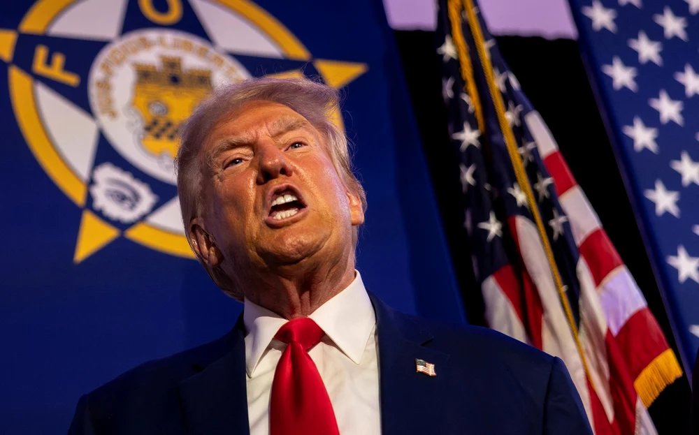 Virusul salvator Trump