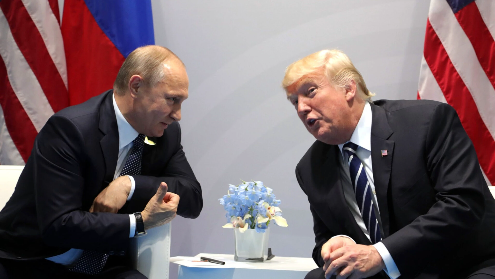 Taxă de protecție cerută de Donald Trump